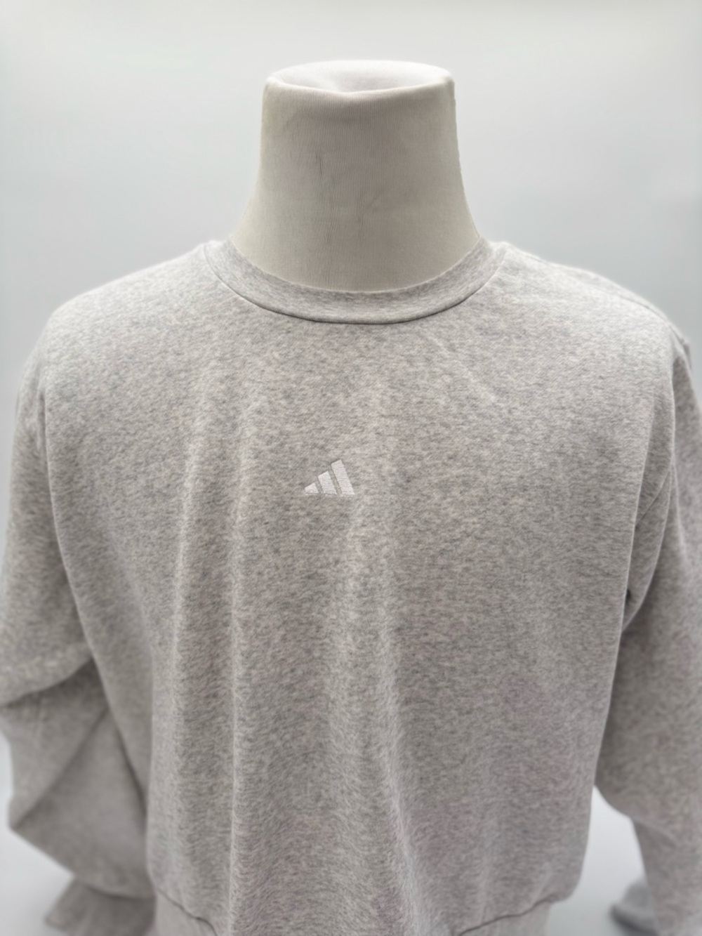 Adidas Women's Loose Slight Cropped Sweatshirt Light Gray Size 2X Plus Size EUC - Picture 10 of 14